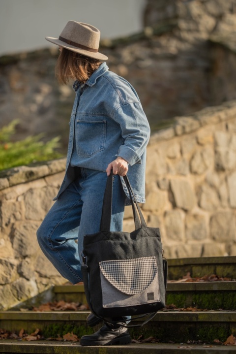 czarna-torba-shopper-z-pepitka-pocket-bag.jpg